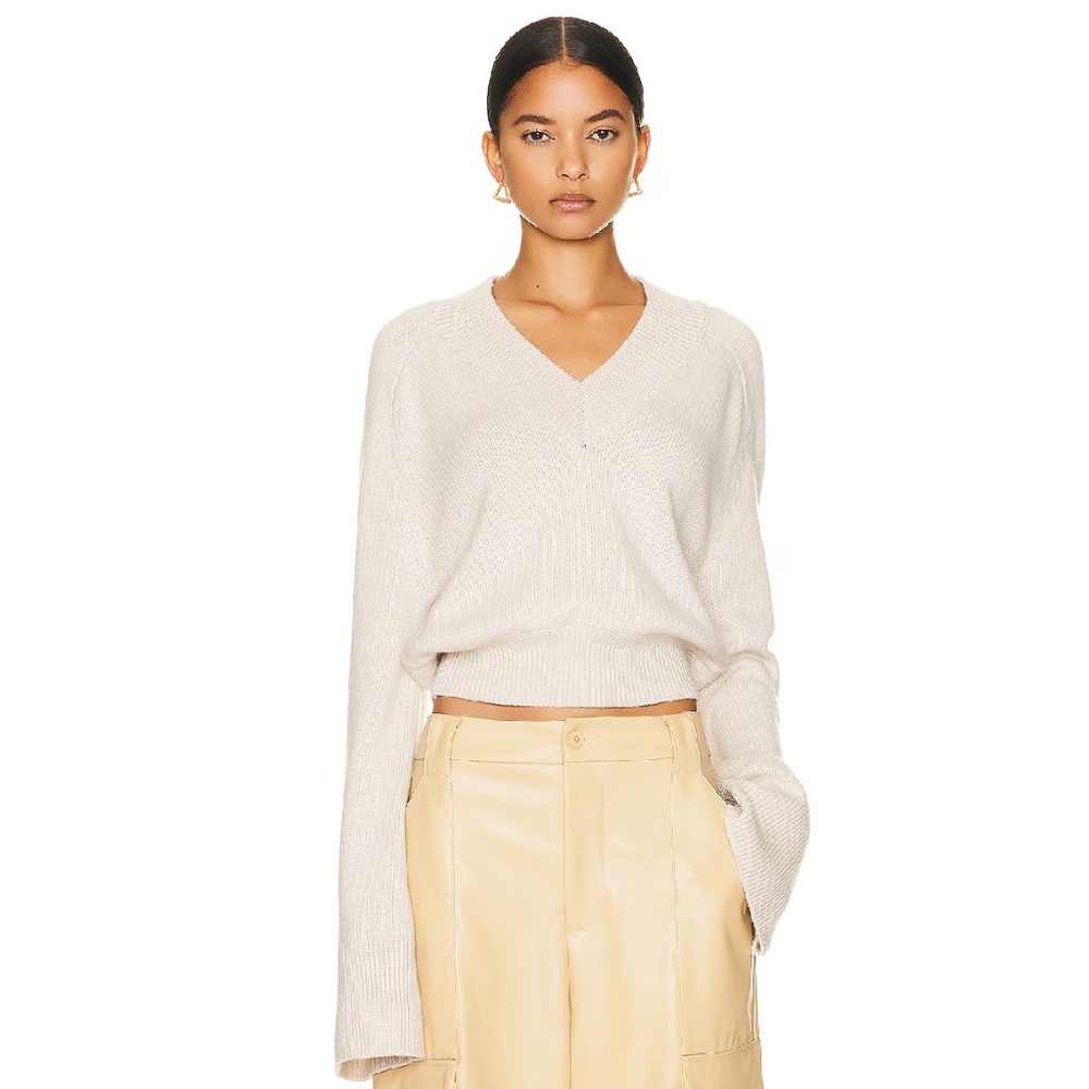 Helsa Talena V-Neck Sweater – Light Oat, Medium